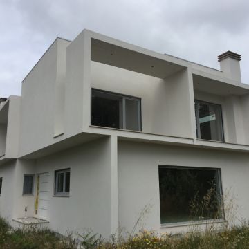 Lucon – Janelas e Caixilharia - Vila Nova de Gaia - Balcony Glazing Installation