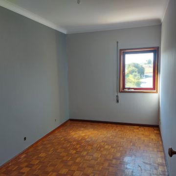 Construções y Remodelações L e F Silva - Felgueiras - Construção de Parede Interior