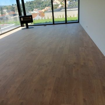 Construção e Remodelação MOJ - Cascais - Stone or Tile Flooring Installation