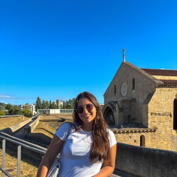 Inês Martins - Coimbra - Explicações de Matemática do 2º Ciclo