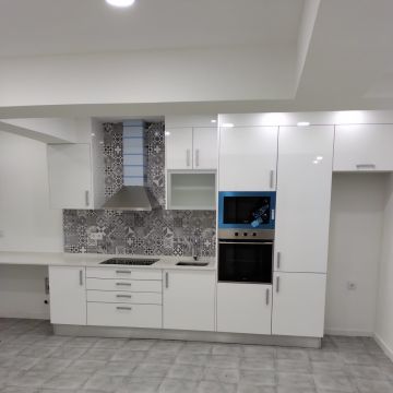 Igor Kurylenko - Sintra - Additions and Remodels