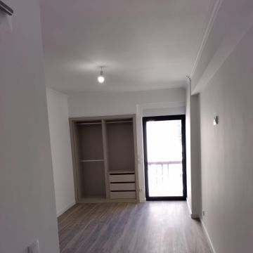 Igor Kurylenko - Sintra - Store Renovation