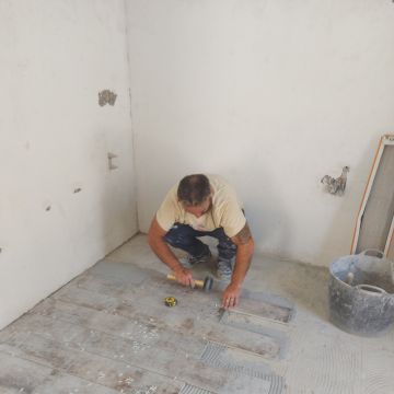 Construções y Remodelações L e F Silva - Felgueiras - Reparação ou Manutenção de Bancada