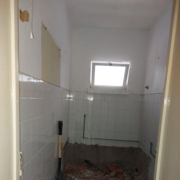 Construções y Remodelações L e F Silva - Felgueiras - Revestimento de Parede em Madeira