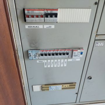 Loureiro eletricista e climatização - Valongo - Instalação de Lâmpada