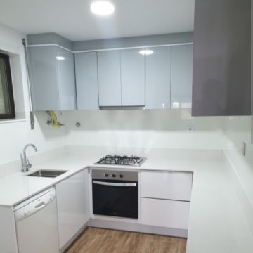 Fabiana B - Braga - Construção de Parede Interior