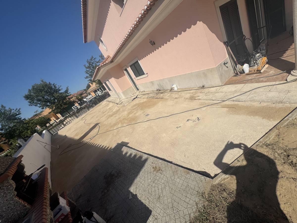 Império da relva - Odivelas - Estruturas Exteriores