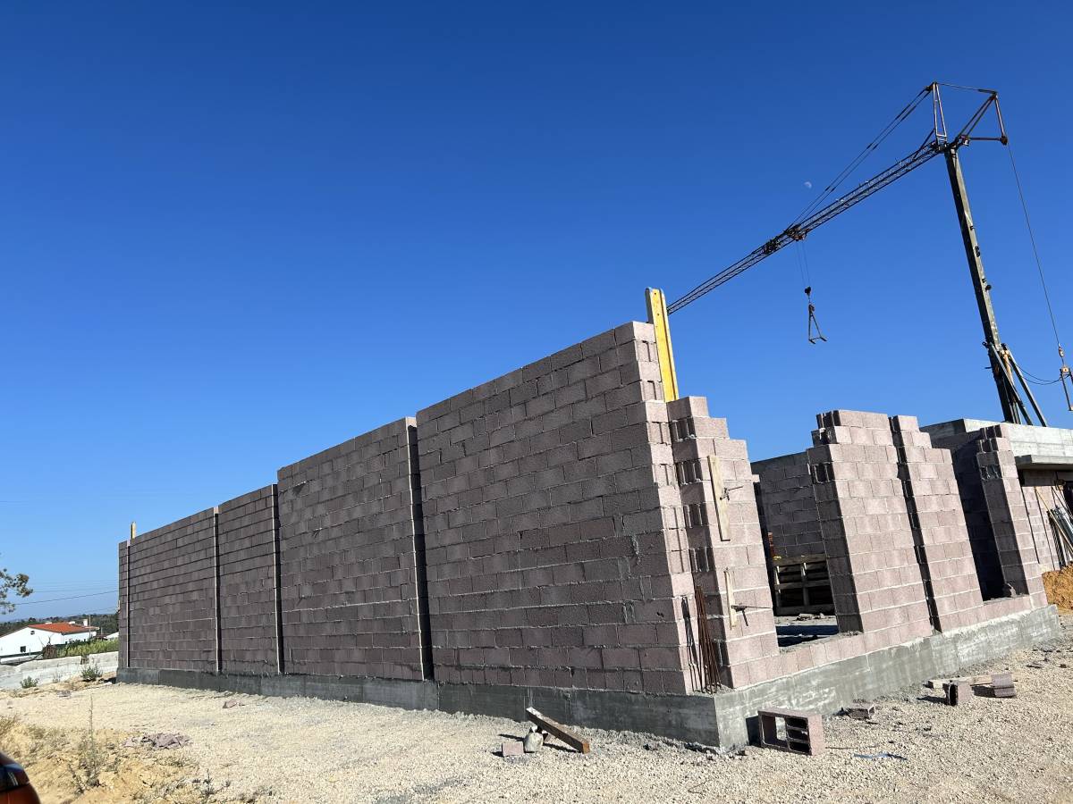 Edificar Steel - Leiria - Wände verkleiden, reparieren oder entfernen