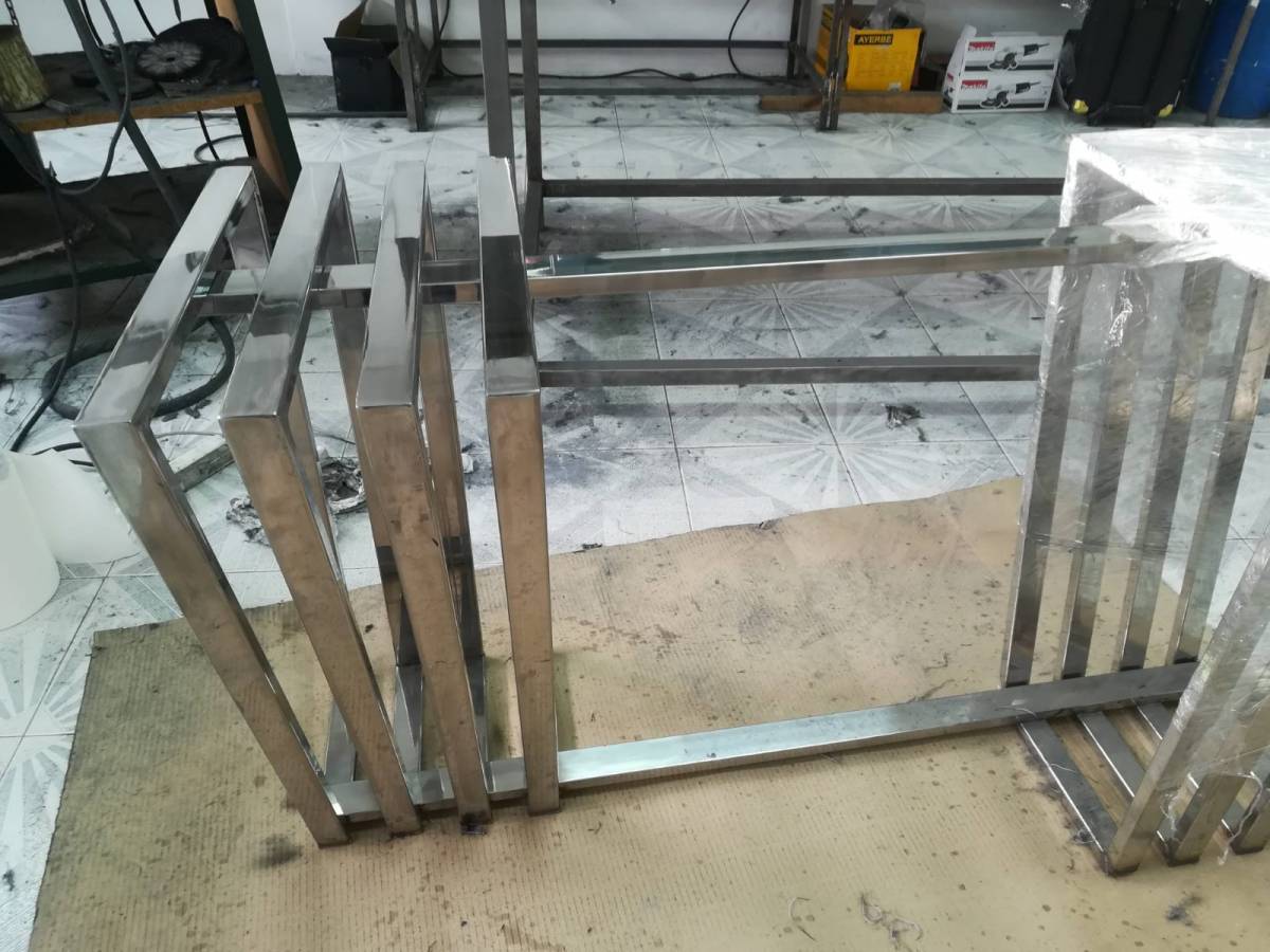 Ronny Valadares - Ponte de Lima - Pet Door Installation