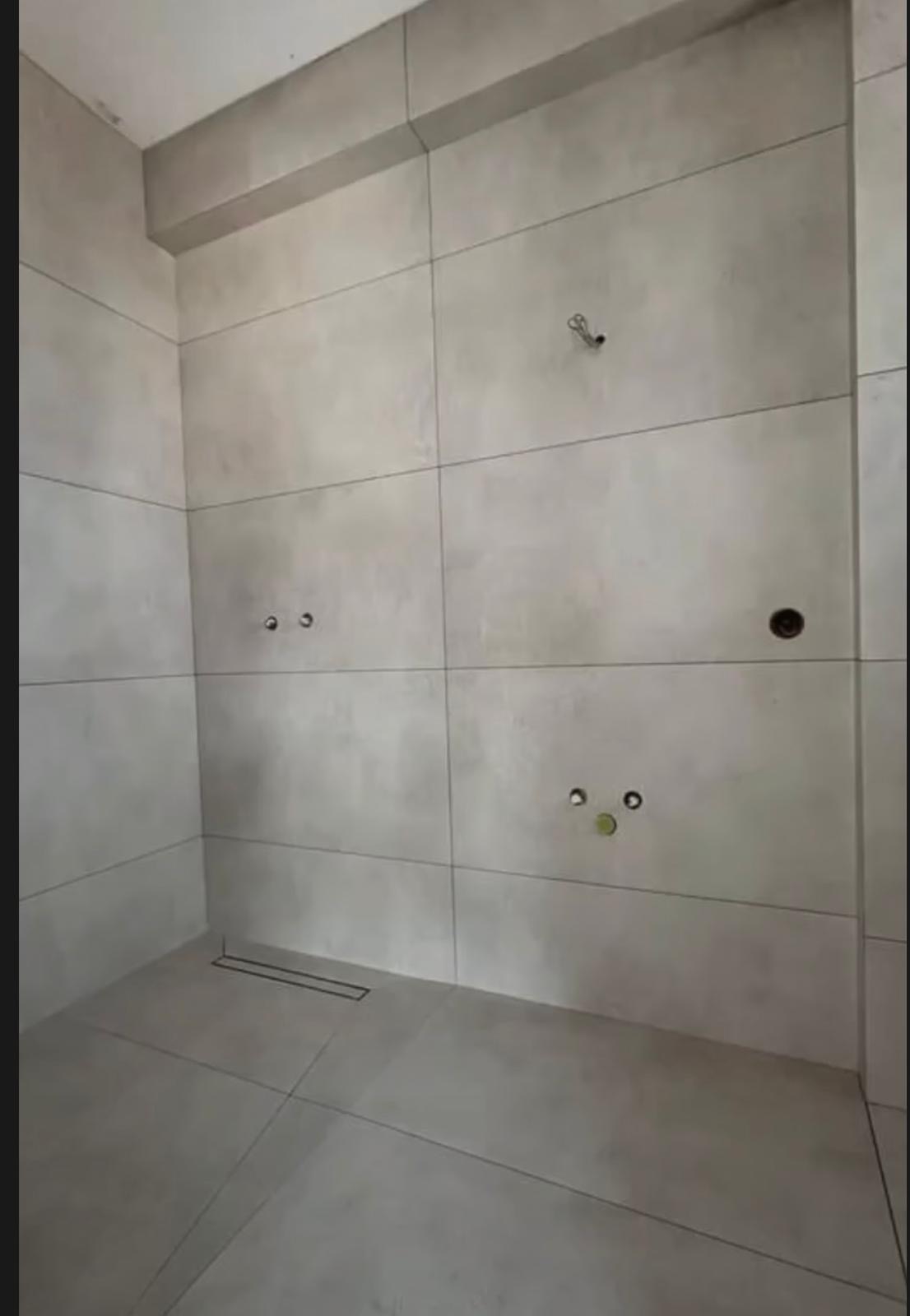 S&S - Entroncamento - Interior Wall Addition