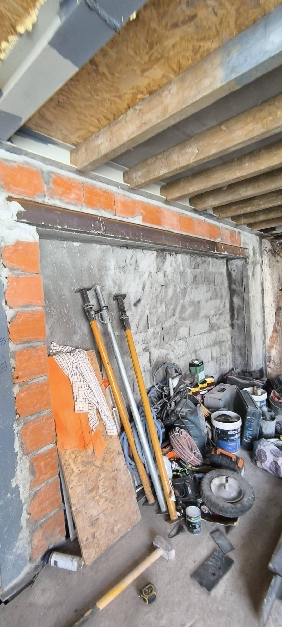 Pedro Bourgard - Almada - Stone or Tile Flooring Installation