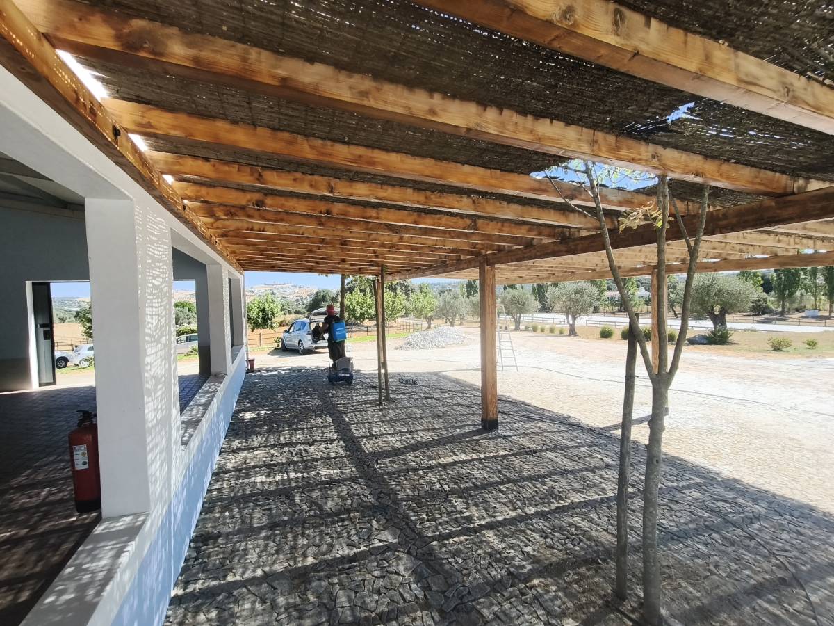 Mailon & Valquíria. lda - Évora - Remodelação de Varanda