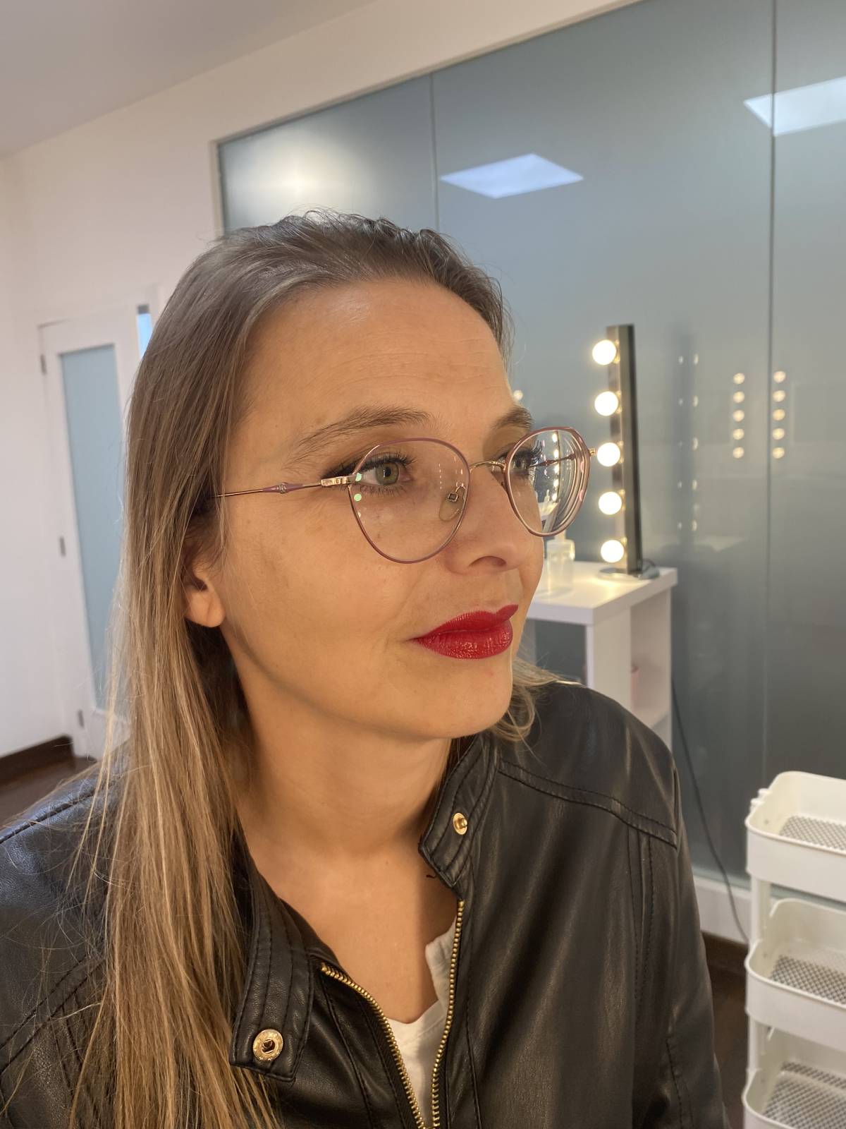 Makeup by Inês - Oliveira de Azeméis - Haarstyling für Events