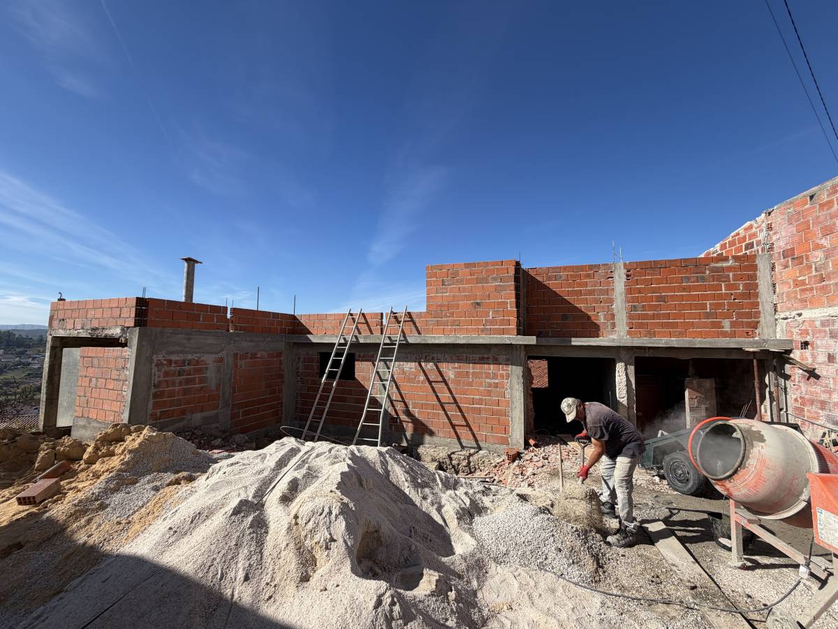 Edificar Steel - Leiria - Dachreinigung