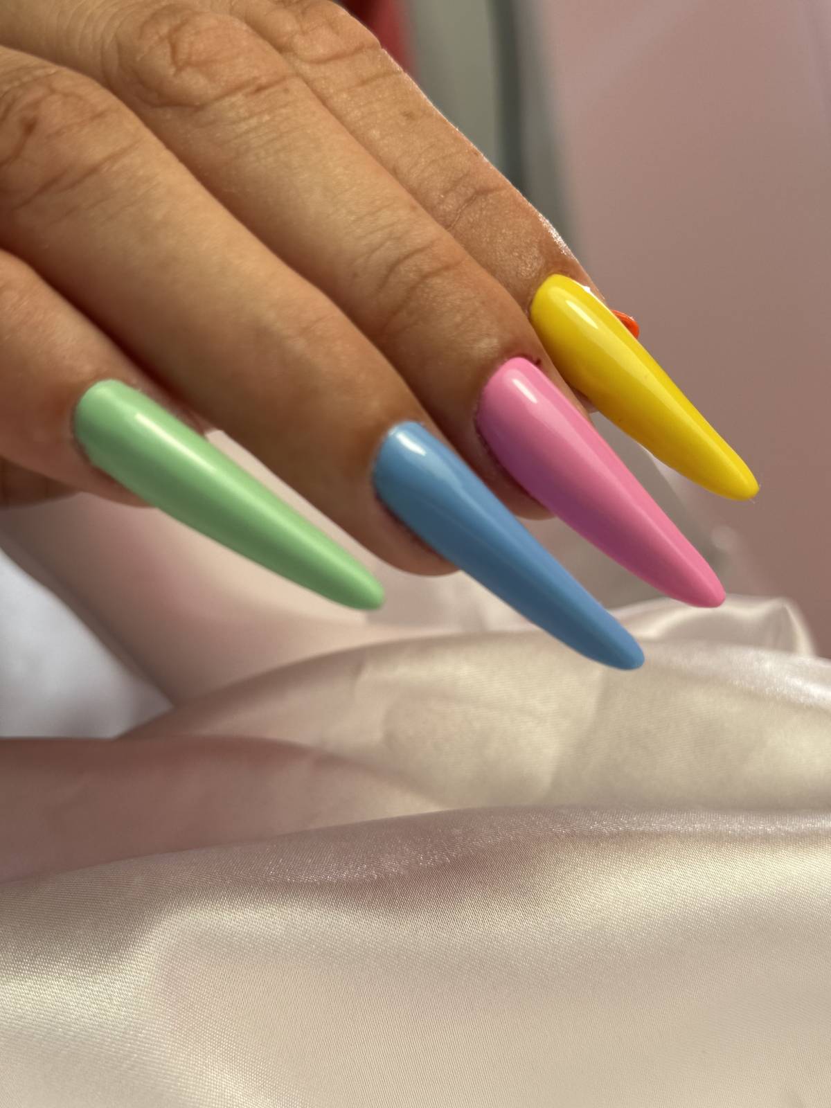 Larissa Bueno - Paços de Ferreira - Friseure und Barbiere