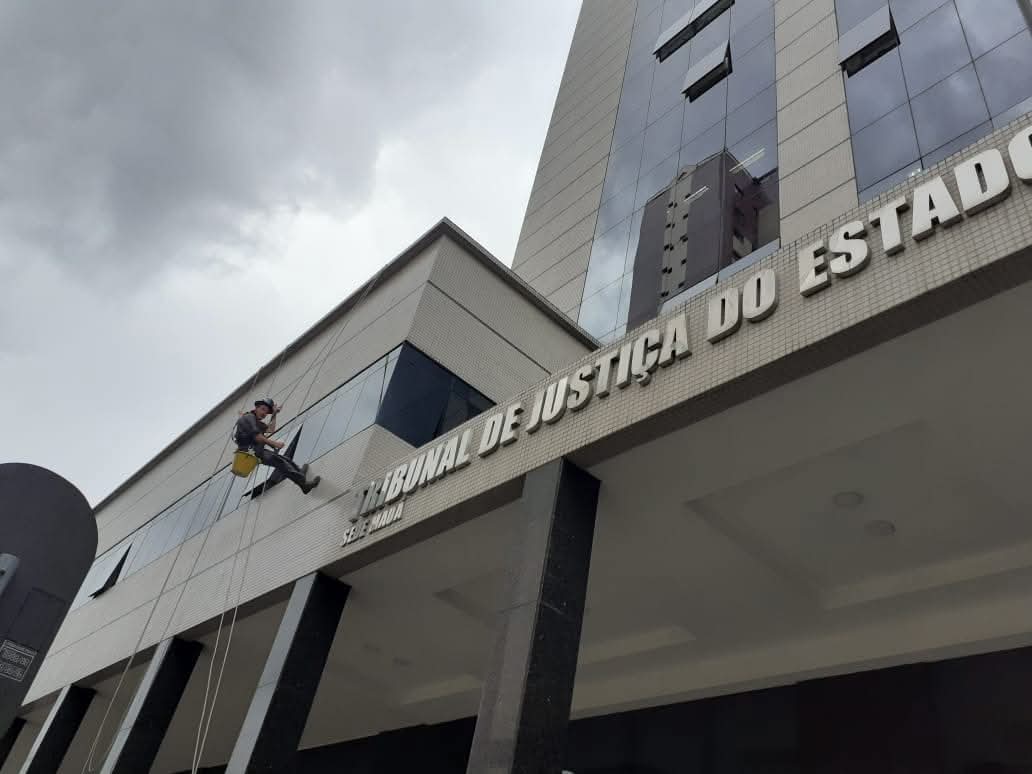 I9WORKVERTICAL - Lisboa - Instalação, Reparação ou Remoção de Revestimento de Parede