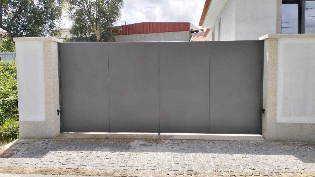 MTC - Miguel Tavares Costa Metalúrgica, Lda - Vale de Cambra - Construção de Parede Interior