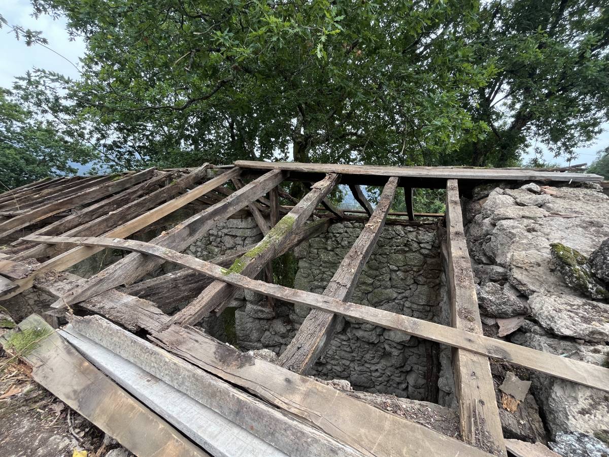 Serviços da Serra - Terras de Bouro - Instalación de césped artificial