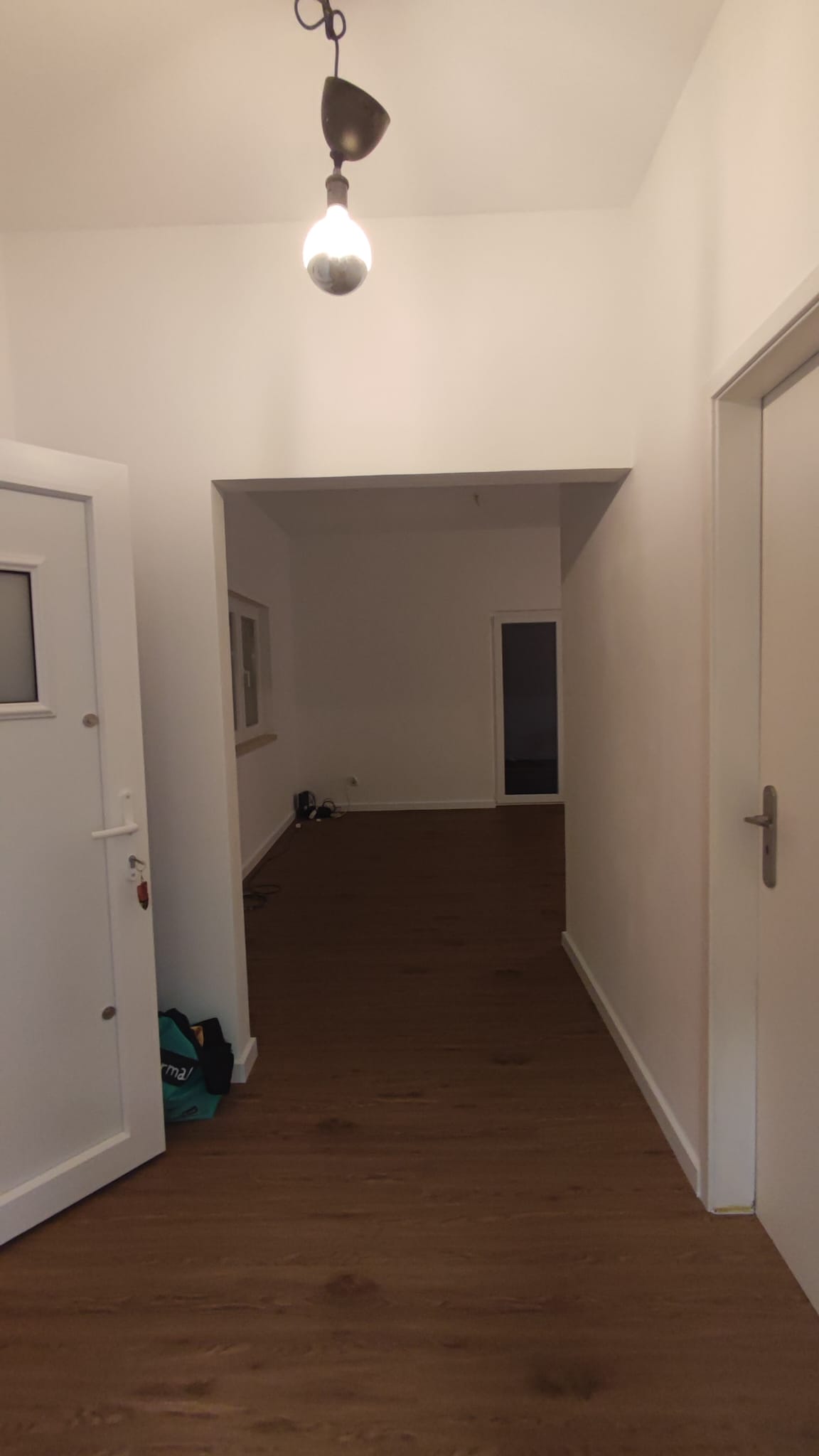 Cristian Montilla - Montijo - Carpet Installation