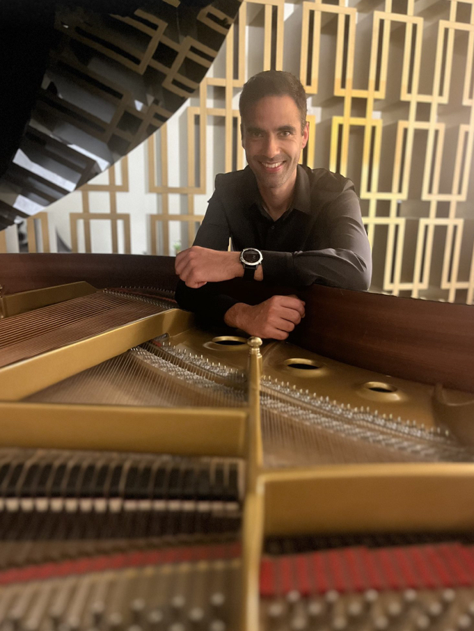 Filipe Pereira - Cascais - Harmonica Lessons