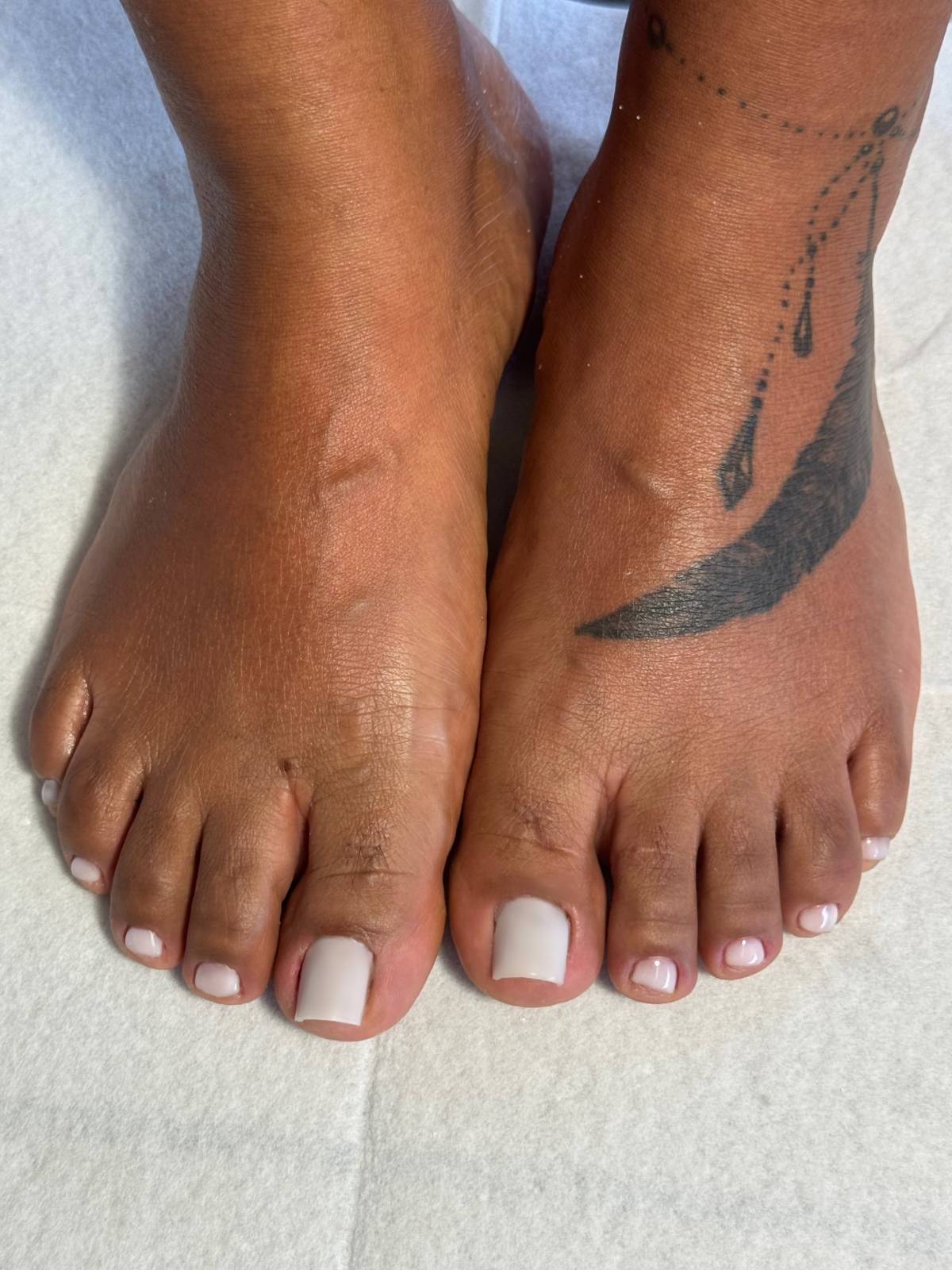 Larissa Bueno - Paços de Ferreira - Friseure und Barbiere
