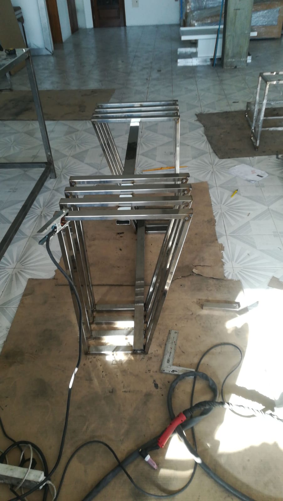 Ronny Valadares - Ponte de Lima - Pet Door Installation