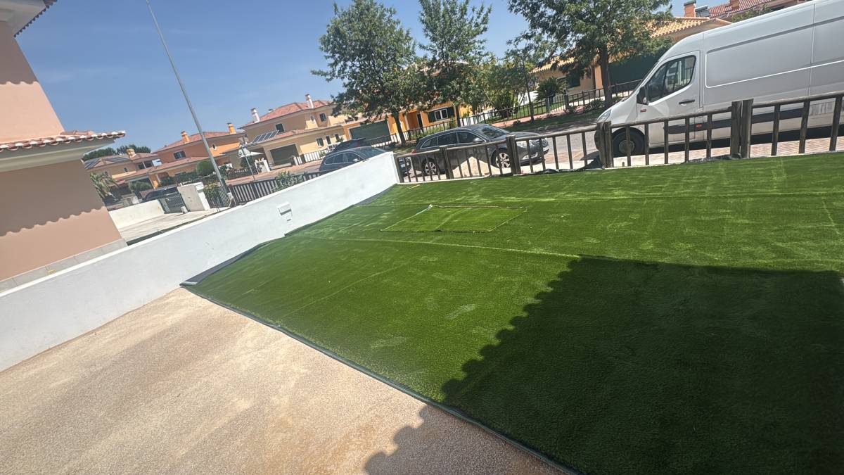 Império da relva - Odivelas - Manutenção e Reparação de Terraço