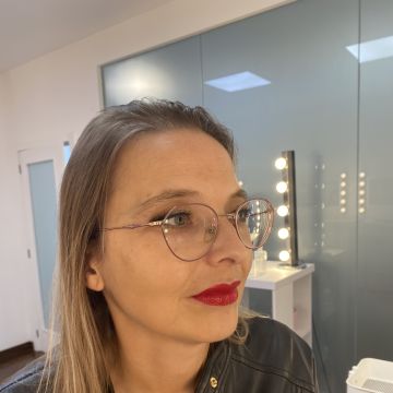 Makeup by Inês - Oliveira de Azeméis - Haarstyling für Events