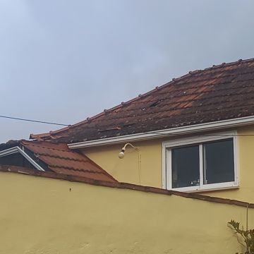 Dachdecker (Bau- oder Austausch)