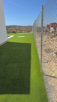 Império da relva - Odivelas - Colocação de Pedra
