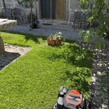 Serviços da Serra - Terras de Bouro - Limpieza de tejados