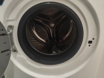 Techniker für Waschmaschinen