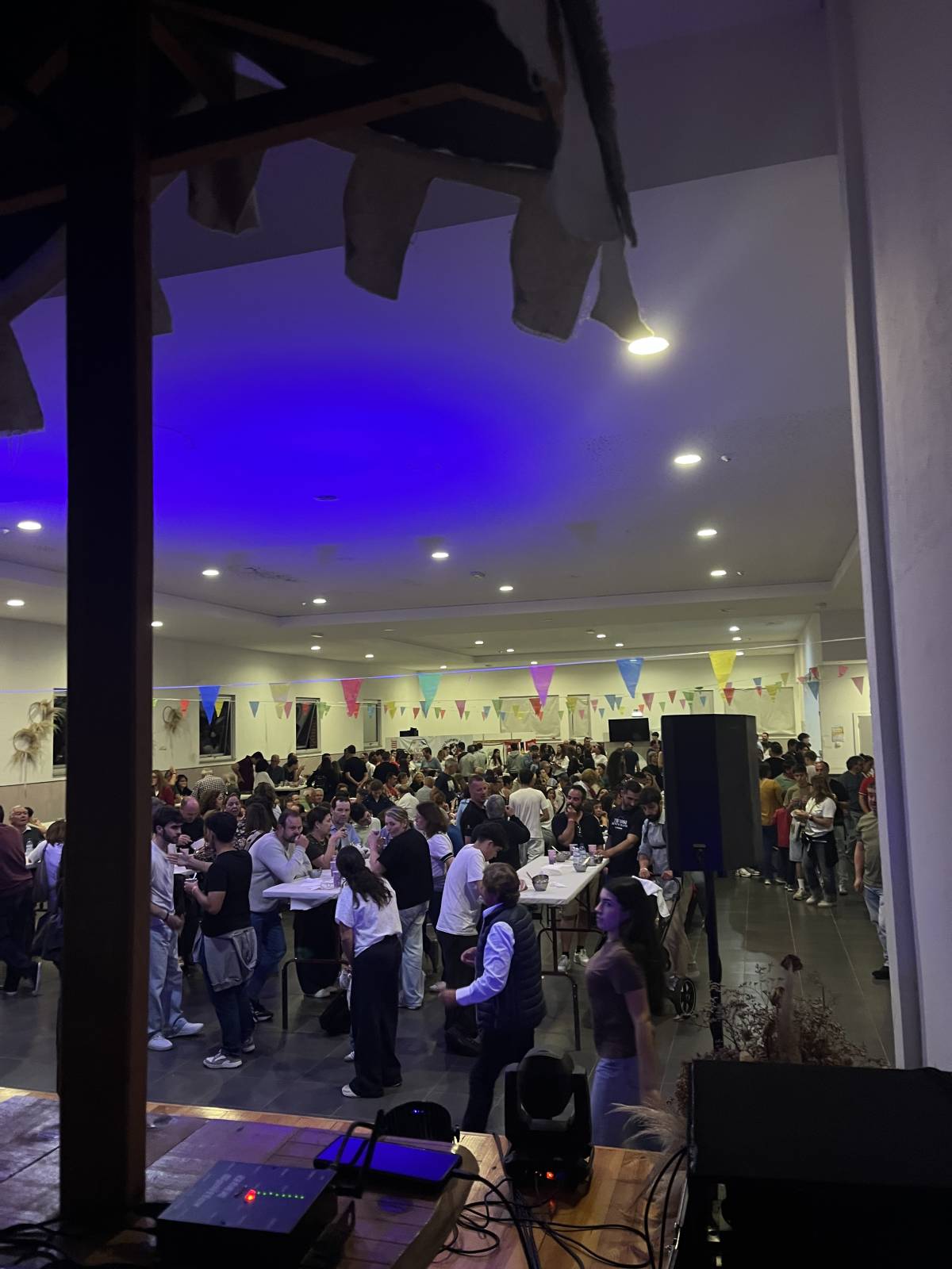 Filipe Marques - Santa Comba Dão - Alquiler de equipos de AV para eventos