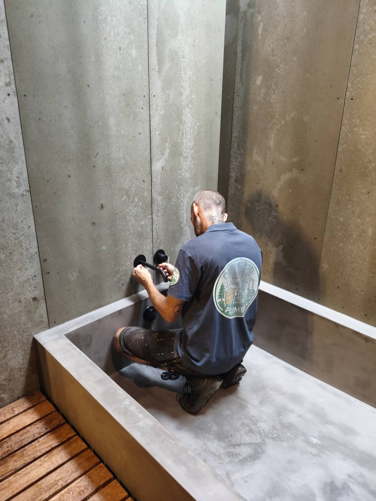Offgrid Plumbing Kevin - Castelo Branco - Dachrinnen montieren oder austauschen
