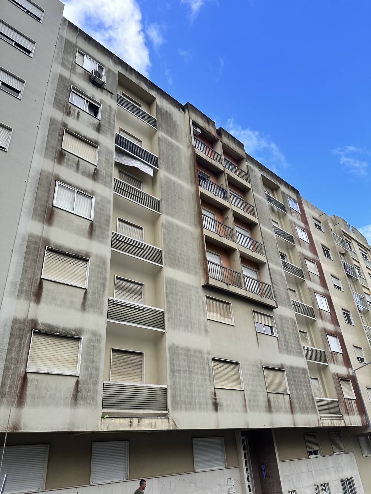 CBS Reabilitação predial - Odivelas - Dachbau oder -austausch