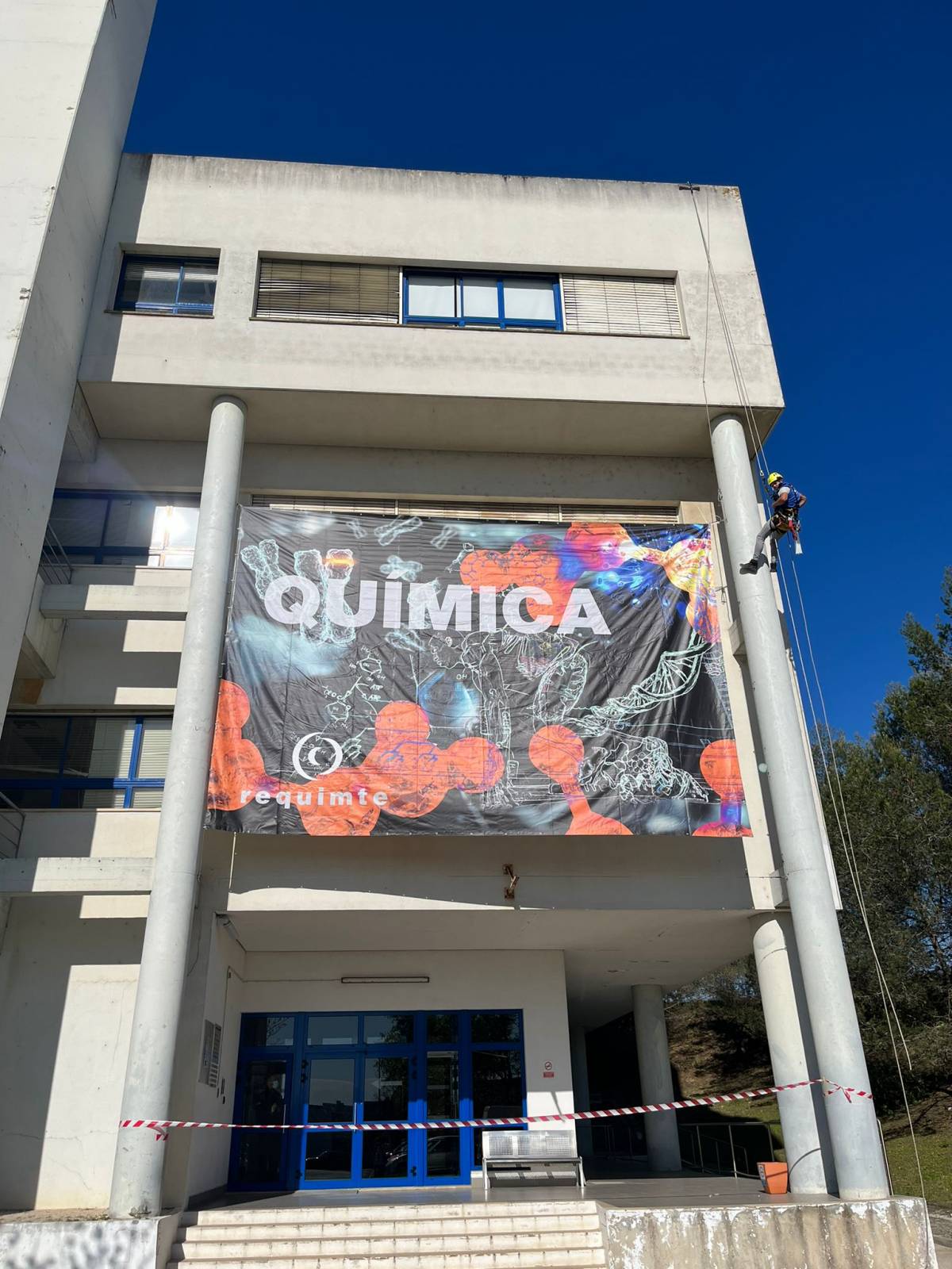 CBS Reabilitação predial - Odivelas - Geländer reparieren