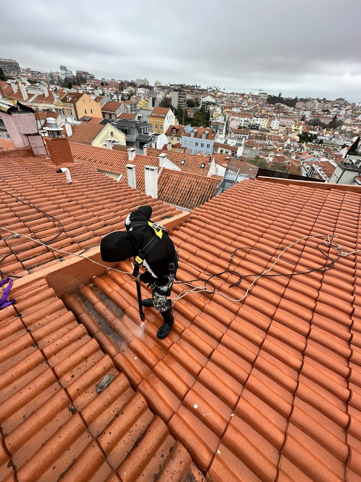 CBS Reabilitação predial - Odivelas - Dachrinnen montieren oder austauschen
