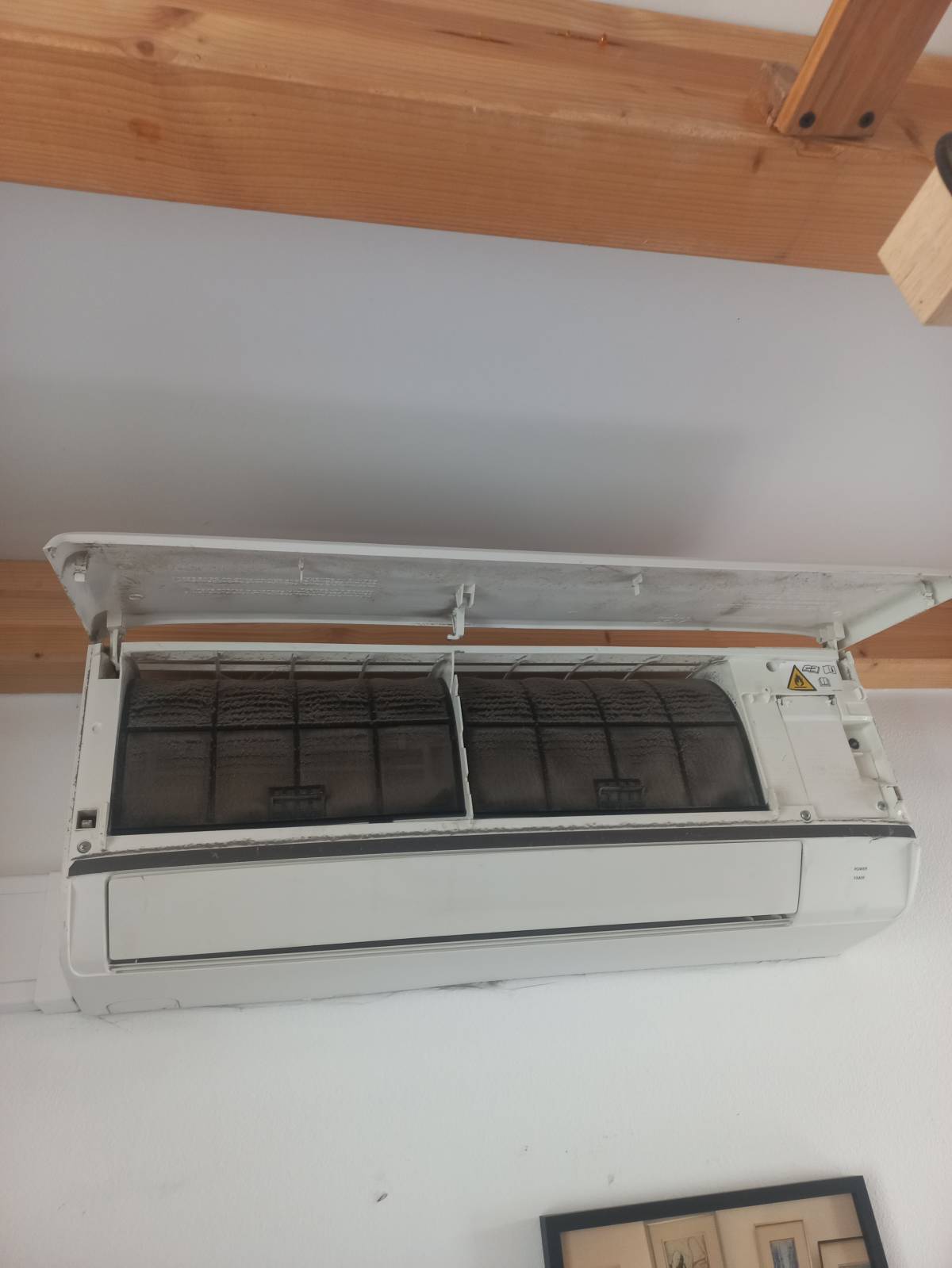 Local Stay Services - Almada - Central Air Conditioning Maintenance