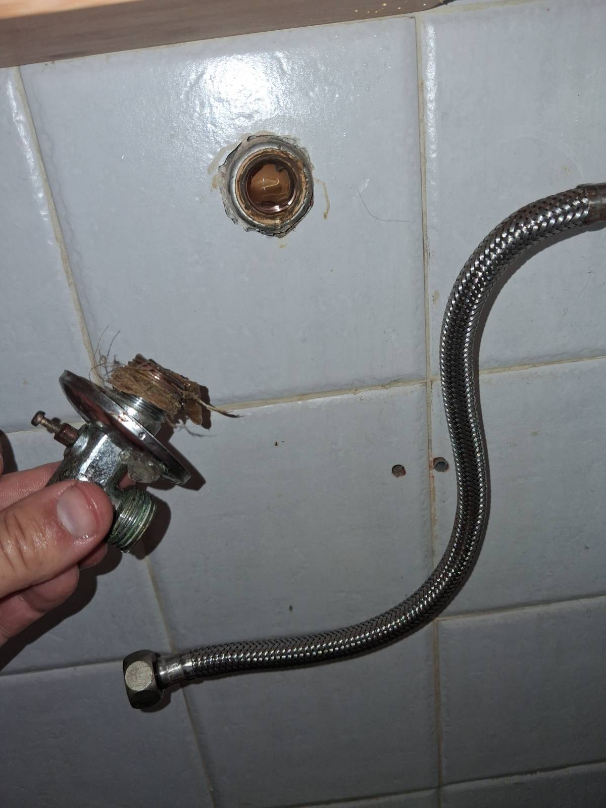 Local Stay Services - Almada - Outdoor Plumbing Installation or Replacement