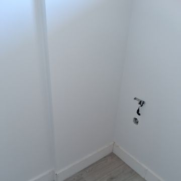 Local Stay Services - Almada - Stone or Tile Flooring Installation