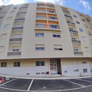 CBS Reabilitação predial - Odivelas - Dachfenster montieren