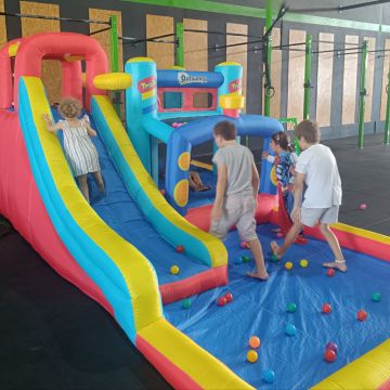 Um Dó Li Tá - Festas e Eventos - Alenquer - Bouncy Castle and Inflatable Rental