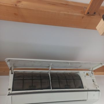 Local Stay Services - Almada - Central Air Conditioning Maintenance