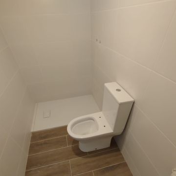 Jardiel Siqueira - Gondomar - Bathroom Remodel
