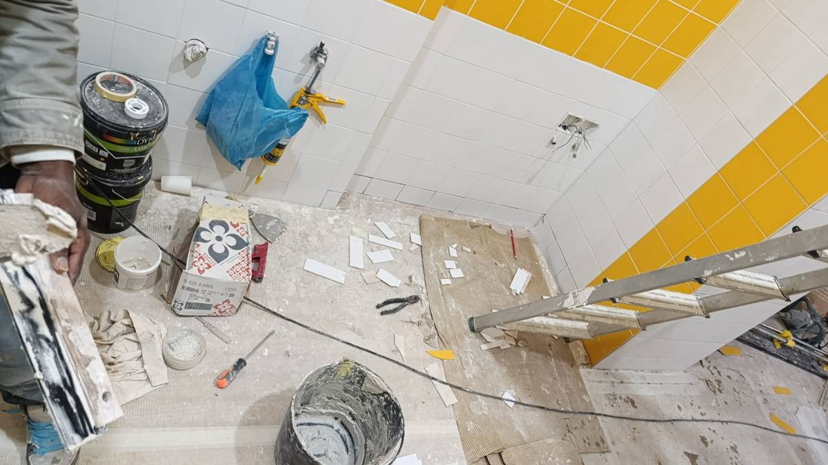 ID construções e remodelações Ltda - Seixal - Bodenfliesen verlegen
