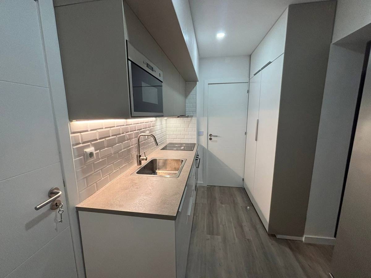 D.F REMODELAÇÃOS UNIPESSOA LDA - Setúbal - Stein- oder Fliesenboden verlegen