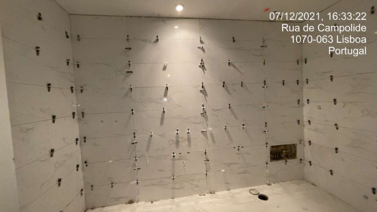 João Marcos - Sintra - Bathroom Tiling