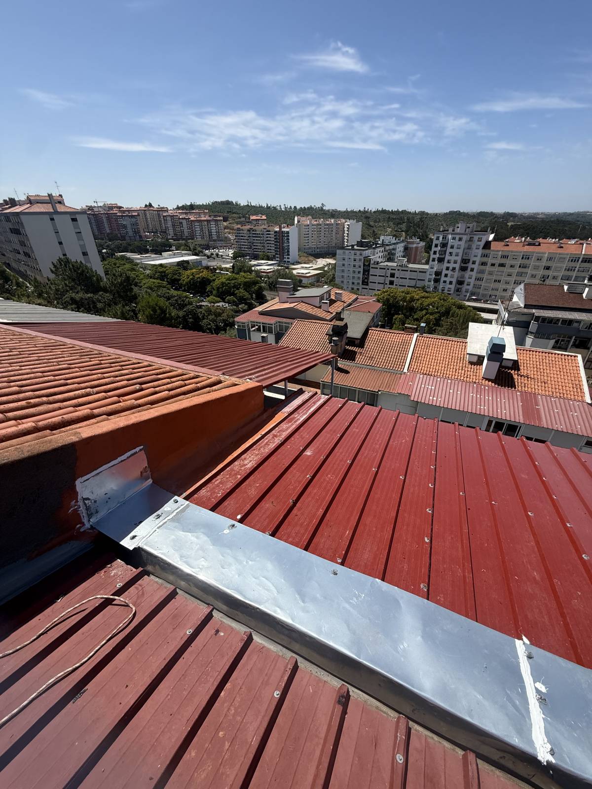 TAMANHO ABSOLUTO LDA - Cascais - Installation ou remplacement de toiture
