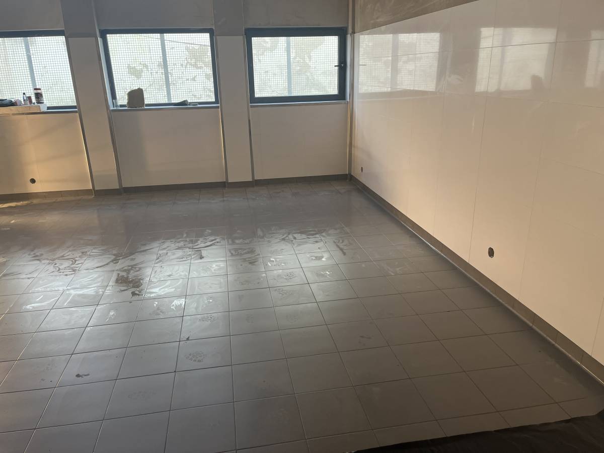 Olhar Fugaz - Santarém - Stone or Tile Flooring Installation