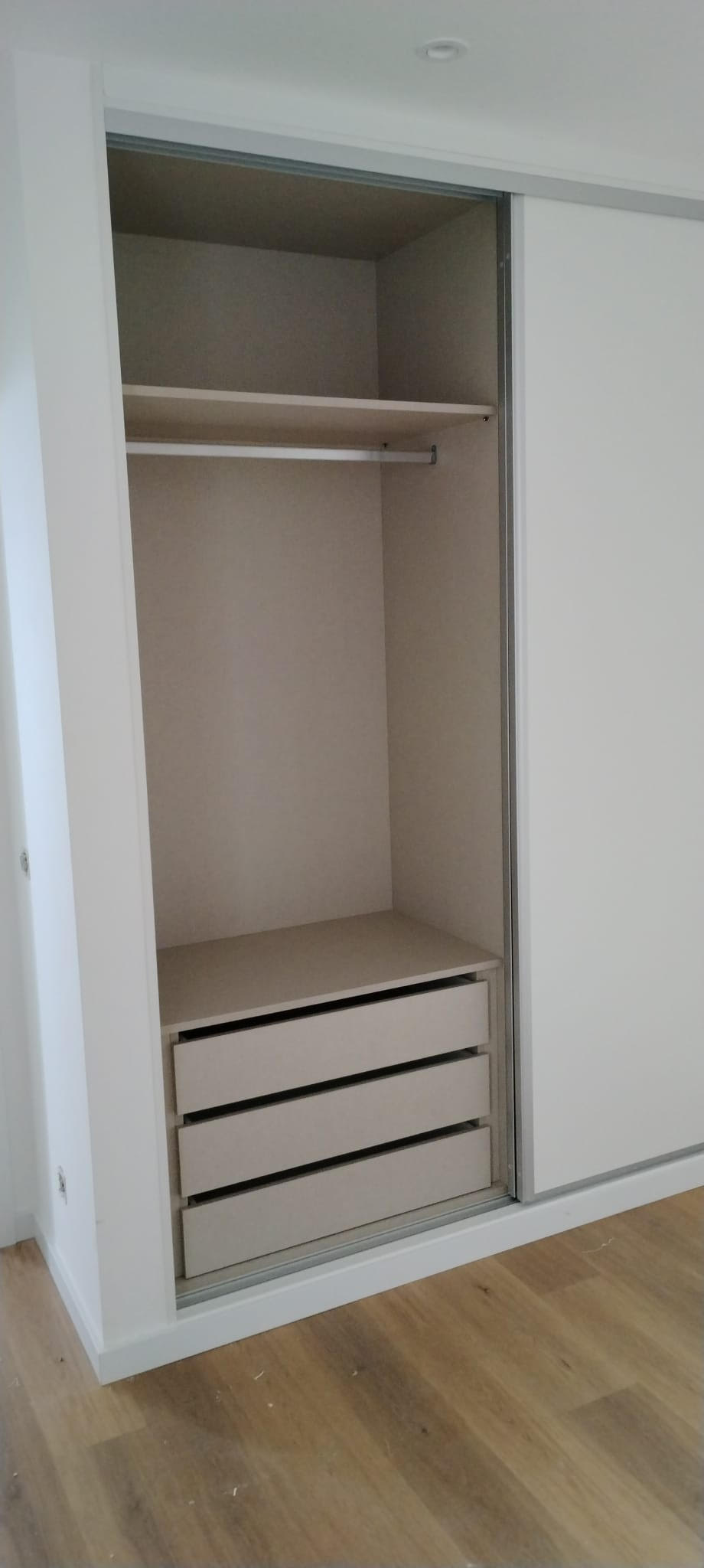 Énio Patricio - Leiria - Bed Frame Assembly